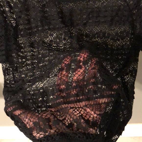 Lace top - Picture 2 of 3
